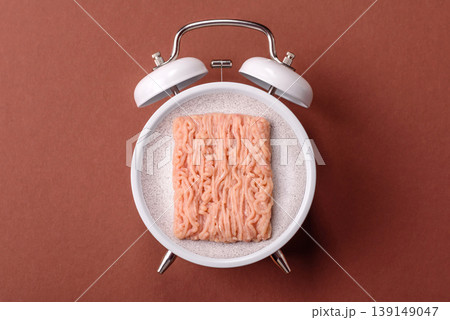 Raw fresh ground chicken, turkey, or pork for burgers or meatballs. Raw ground chicken Raw fresh ground chicken, turkey, or pork for burgers or meatballs. Raw ground chicken 139149047
