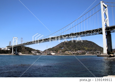 門司港ノーホーク広場から見た関門海峡と関門橋 門司港ノーホーク広場から見た関門海峡と関門橋 139149911