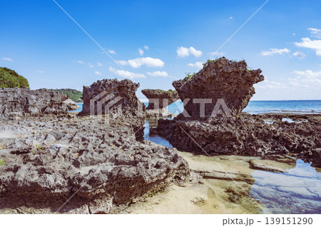 沖縄 奥武島 竜宮神の拝所 沖縄 奥武島 竜宮神の拝所 139151290