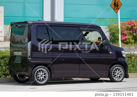 駐車中の軽自動車 駐車中の軽自動車 139151401