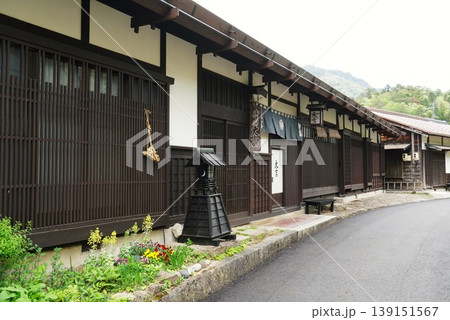 中山道自然歩道　木曾路の妻籠宿　春の風景 139151567