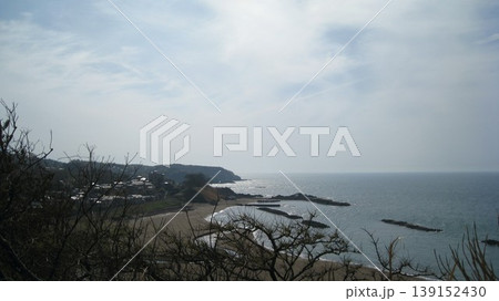岬の上の公園から見えた海と砂浜と岬 岬の上の公園から見えた海と砂浜と岬 139152430