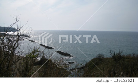 岬の上の公園から見えた海と砂浜と岬 岬の上の公園から見えた海と砂浜と岬 139152621
