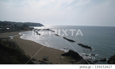岬の上の公園から見えた海と砂浜と岬 岬の上の公園から見えた海と砂浜と岬 139152627
