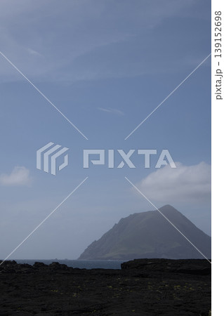 南原千畳岩海岸から八丈小島 南原千畳岩海岸から八丈小島 139152698