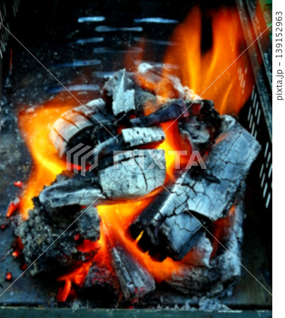 BBQの炭と炎 139152963