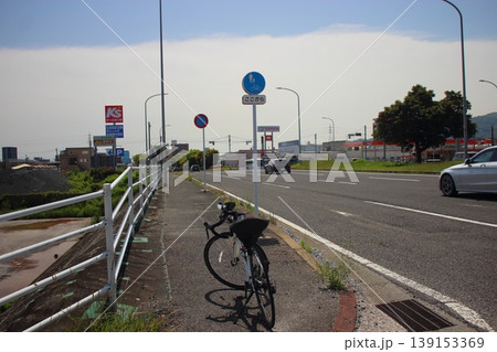 歩道と自転車道 青切符 歩道と自転車道 青切符 139153369