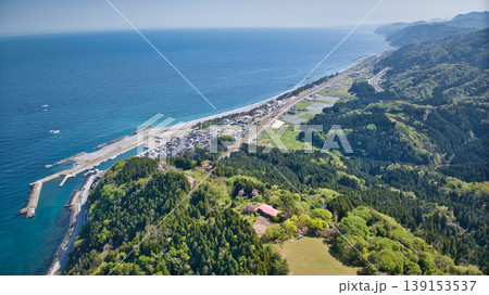 富山県朝日町の笹川地区から宮崎海岸や糸魚川方面を見たところ 富山県朝日町の笹川地区から宮崎海岸や糸魚川方面を見たところ 139153537