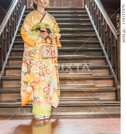レトロな洋館の階段の前にいる振袖姿の日本人女性(二十歳の集い,成人式,成人,新成人) レトロな洋館の階段の前にいる振袖姿の日本人女性(二十歳の集い,成人式,成人,新成人) 139155979