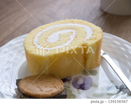 クリームロールケーキ 139156567
