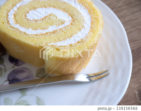 クリームロールケーキ 139156568