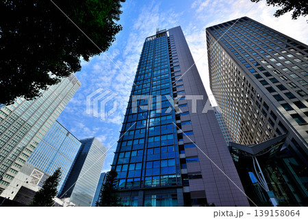 東京経済の中心 大手町・丸の内ビル群の風景 東京経済の中心 大手町・丸の内ビル群の風景 139158064