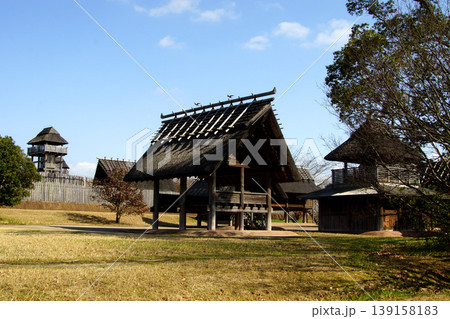 佐賀県の観光スポット「吉野ヶ里歴史公園」 弥生時代の雰囲気を感じ、学ぶ施設 佐賀県の観光スポット「吉野ヶ里歴史公園」 弥生時代の雰囲気を感じ、学ぶ施設 139158183