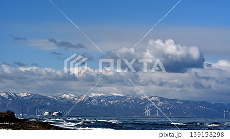 石狩湾から望む手稲山 139158298