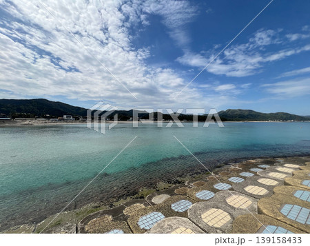 瀬戸内の透明な海と空と消波ブロック 瀬戸内の透明な海と空と消波ブロック 139158433