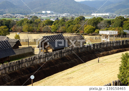 佐賀県の観光スポット「吉野ヶ里歴史公園」 弥生時代の雰囲気を感じ、学ぶ施設 佐賀県の観光スポット「吉野ヶ里歴史公園」 弥生時代の雰囲気を感じ、学ぶ施設 139158465