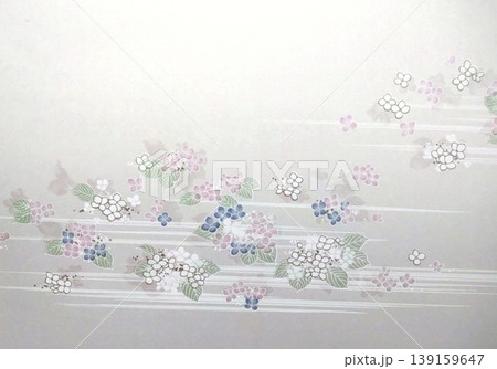 淡色の紫陽花模様が流れる和紙風背景 上品でやわらかな和柄テクスチャ 淡色の紫陽花模様が流れる和紙風背景 上品でやわらかな和柄テクスチャ 139159647