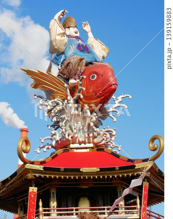 八代妙見祭 恵比寿の笠鉾と工場の煙突 (熊本県) 八代妙見祭 恵比寿の笠鉾と工場の煙突 (熊本県) 139159883