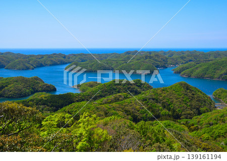 対馬　烏帽子岳展望台から浅茅湾 139161194