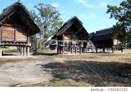 佐賀県の観光スポット「吉野ヶ里歴史公園　倉と市」　弥生時代の雰囲気を感じ、学ぶ施設 139162202