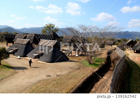 佐賀県の観光スポット「吉野ヶ里歴史公園　倉と市」　弥生時代の雰囲気を感じ、学ぶ施設 139162542