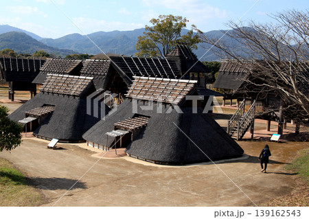 佐賀県の観光スポット「吉野ヶ里歴史公園　倉と市」　弥生時代の雰囲気を感じ、学ぶ施設 139162543