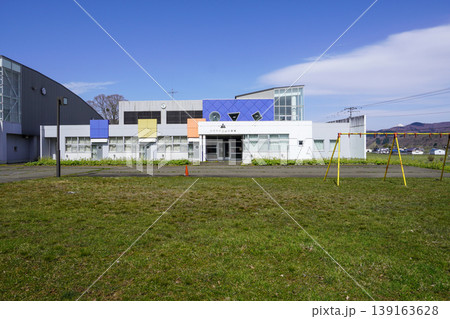 新ひだか町立川上小学校（三石町立川上小学校・廃校） 139163628