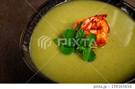 pea cream soup, with shrimp, green soup, homemade, top view, no people, 139165658