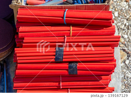 Flat pencils used in construction and carpentry works 139167129