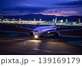 暮れなずむ福岡空港にて 139169179