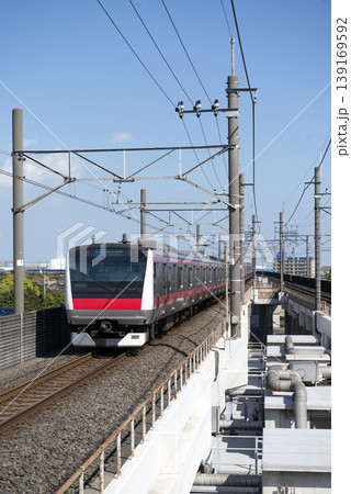 京葉線舞浜駅を出発する電車 京葉線舞浜駅を出発する電車 139169592