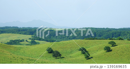 360度見渡せる夏の北海道標茶町多和平展望台から見た風景 360度見渡せる夏の北海道標茶町多和平展望台から見た風景 139169635