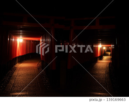 伏見稲荷大社 夜 伏見稲荷大社 夜 139169663