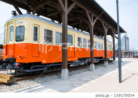 能美根上駅東口に保存展示されている能美電気鉄道（能美電）の車両｜のみでん｜石川県能美市 139170054