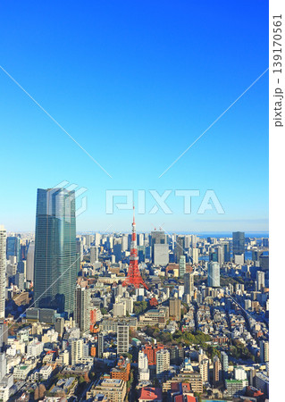 東京都港区、東京タワーと麻布台ヒルズ森JPタワーの風景 東京都港区、東京タワーと麻布台ヒルズ森JPタワーの風景 139170561