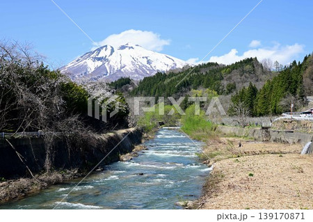 岩木川と岩木山 139170871