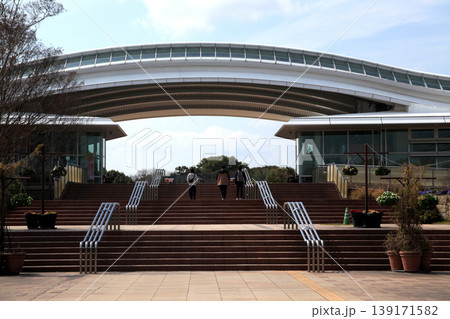 佐賀県の観光スポット「吉野ヶ里歴史公園」 弥生時代の雰囲気を感じ、学ぶ施設 佐賀県の観光スポット「吉野ヶ里歴史公園」 弥生時代の雰囲気を感じ、学ぶ施設 139171582