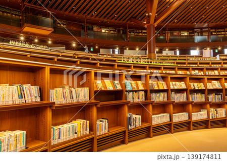 誰もいない夜の図書館 誰もいない夜の図書館 139174811