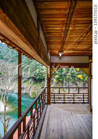 瀞峡めぐり　瀞ホテルから見る田戸の風景 139175018