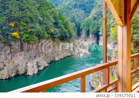 瀞峡めぐり　瀞ホテルから見る田戸の風景 139175021