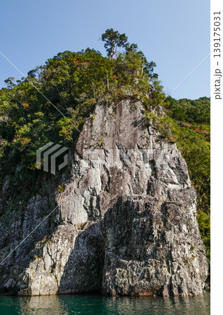 瀞峡めぐり　墜落岩 139175031