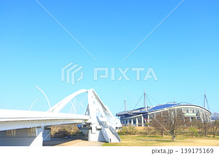 愛知県豊田市、豊田スタジアムと豊田大橋の風景 愛知県豊田市、豊田スタジアムと豊田大橋の風景 139175169