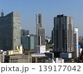 横浜駅から快晴のみなとみらい地区のビル群を見る 139177042