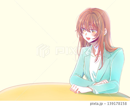 笑顔で話すスーツの女性 机 笑顔で話すスーツの女性 机 139178158