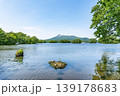 北海道　夏の大沼国定公園　大沼越しに見る北海道駒ヶ岳 139178683