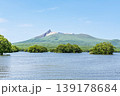 北海道　夏の大沼国定公園　大沼越しに見る北海道駒ヶ岳 139178684
