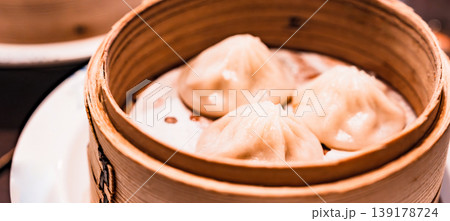 小籠包 は 中華料理 の 点心 【 台湾 や 中国 の イメージ 】 小籠包 は 中華料理 の 点心 【 台湾 や 中国 の イメージ 】 139178724
