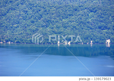 北海道　津別峠から望む屈斜路湖と山々 139179023