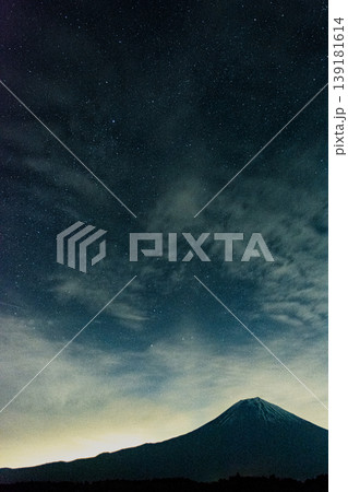 星空と富士山(縦Ver) 星空と富士山(縦Ver) 139181614