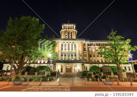 横浜市、神奈川県庁本庁舎(キングの塔)の夜景 横浜市、神奈川県庁本庁舎(キングの塔)の夜景 139183393